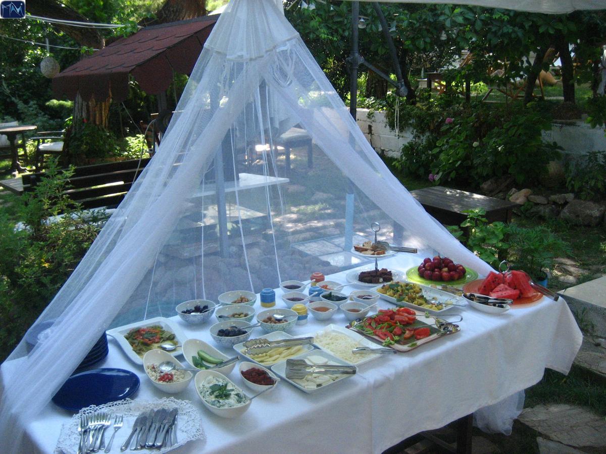 Mavi Pension Hotel Ayvalik Ngoại thất bức ảnh